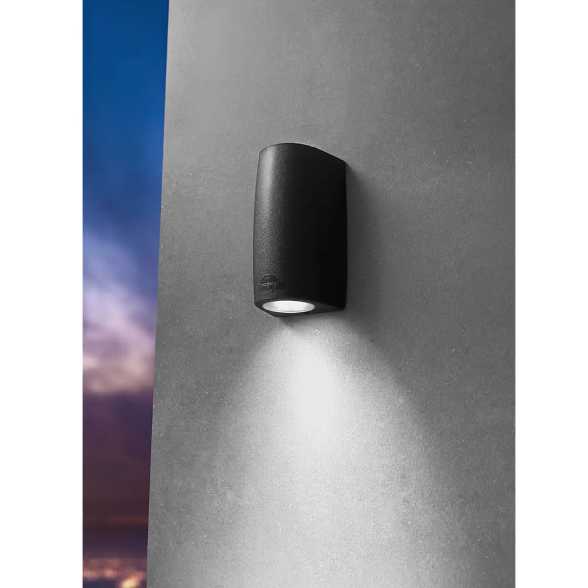 marta_90_1_light_up_or_down_black